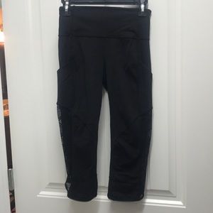 Lululemon blk crop sz 4